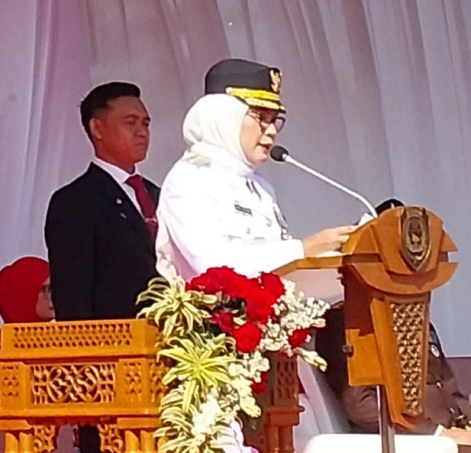 
 Upacara Dirgahayu RI ke 78 Berlangsung Hidmat,  Bupati Nina Agustina Sampaikan Prestasi Indramayu di Kancah Nasional