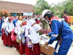 Sebarkan Inpirasi untuk Membangun Negeri, Relawan RU VI Gelar Pertamina Energi Negeri 6.0 di Indramayu