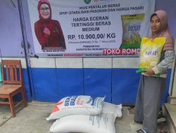 Jelang Pergantian Tahun Baru, Pemkab Indramayu Salurkan Beras SPHP