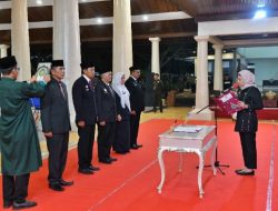 Bupati Nina Agustina Kembali Melantik 70 Pejabat Eselon II dan III : Demi Terwujudnya Tata Kelola Pemerintahan Yang Baik
