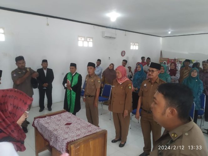 
 Pelantikan 3 Pejabat Kuwu PJ Di Kecamatan Kroya Bupati Indramayu Diwakilkan Oleh Camat Kroya