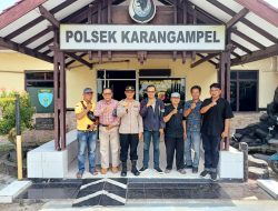 Jaga Sinergitas, Kapolsek Karangampel Terima Kunjungan Silaturrahmi Forum Wartawan Indramayu Timur