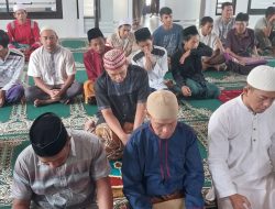 Khutbah Jum’at di Masjid Jamie Al-Fataa, Ust. Mustofa Ajak Jama’ah Perkuat Iman Dengan Membaca Al-Qur’an