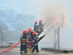 Perkuat Tim Pemadam Kebakaran, Kilang Balongan Sertifikasi Pekerja dan Mitra Kerja