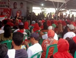Kecamatan Pasekan Memerah, Omah-Omah Berkerudung Merah Hadiri Acara Kampanye Paslon Nina-Tobroni
