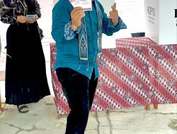 Dengan Membaca Bismillah dan Sholawat Nabi Cawabup Tobroni Sebelum ke TPS, Optimis Menang