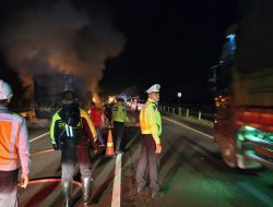 Bus Putra Remaja Sentosa Terbakar Ludes, 30 Penumpang Selamat