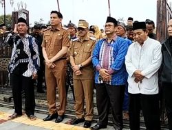 Viral..! Hari Pertama Ngantor, Bupati Lucky Hakim Masuk Pendopo dikawal Pengurus PER-GUJI dan Diazani