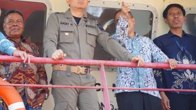 Bupati Indramayu Tinjau Pengerukan Muara Sungai di TPI Glayem untuk Dukung Aktivitas Nelayan