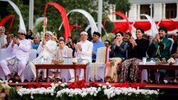 Bupati Indramayu Meriahkan Kirab Budaya HUT Jawa Barat, Disambut Hangat Warga Bandung