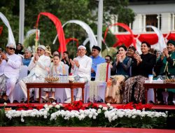Bupati Indramayu Meriahkan Kirab Budaya HUT Jawa Barat, Disambut Hangat Warga Bandung