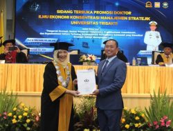 Perwira Tinggi TNI AL Raih Doktor Cumlaude Dari FEB Universitas Trisakti