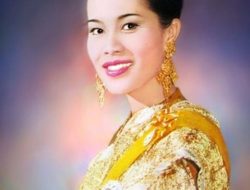 Lagu “Mother of the Land” dan “The Delicate Hand”: Persembahan untuk Mendiang Ratu Sirikit