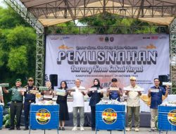 Pemdaprov Jabar Bersama Kanwil Bea Cukai Musnahkan Barang Kena Cukai Ilegal Senilai Rp10 Miliar