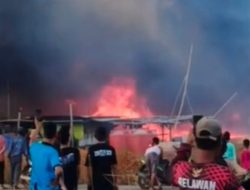 Kapal Nelayan Karangsong Indramayu Terbakar Dilalap Si Jago Merah