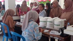 Camat Krangkeng Apresiasi Penyaluran Bansos Cadangan Beras Pemerintah di Desa Kapringan Indramayu