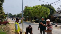 Kuwu Duriyan dan Ustadz Emin Pimpin Langsung Pemasaangan 80 Titik PJU di Jalan Raya Desa Tinumpuk