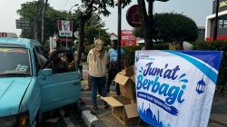 IYE Jumat Berbagi Berkah, Hidangkan Makan Sehat dan Bergizi untuk Warga di Pinggir Jalan Jakarta Timur
