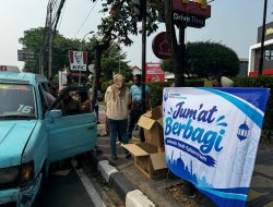 IYE Jumat Berbagi Berkah, Hidangkan Makan Sehat dan Bergizi untuk Warga di Pinggir Jalan Jakarta Timur