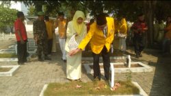 Rangkaian HUT Partai Golkar ke-62, DPD Partai Golkar Indramayu Gelar Ziarah ke Makam Pahlawan