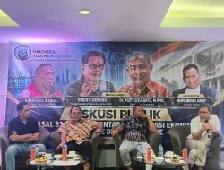 Rocky Gerung ke Mahasiswa: Demo Pakai Otak, Pahami Isu Global dan Pertarungan Ideologi